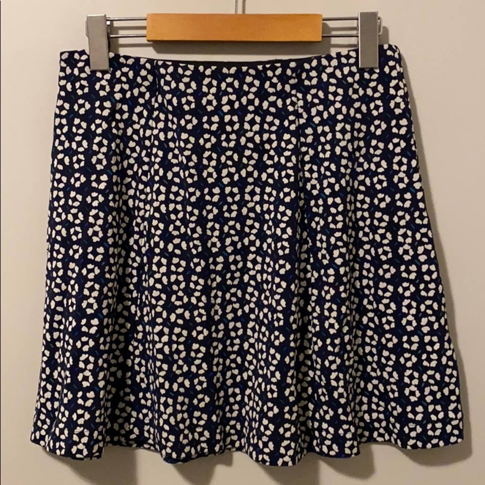✨ 3 for $35 ✨ Joe Fresh Navy Skirt with While detail